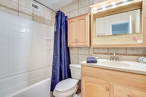 Fernandina Beach Condo w/ Pool + Path to Beach!