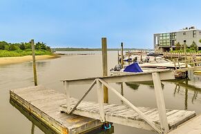 Bayfront East Quogue Retreat w/ Private Boat Dock