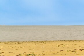 Bayfront East Quogue Retreat w/ Private Boat Dock