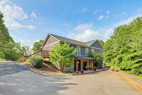 Modern Weaverville Apartment - Walk to Downtown!