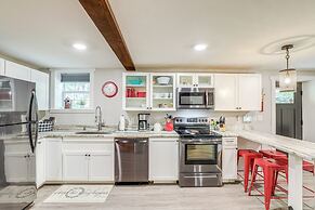 Modern Weaverville Apartment - Walk to Downtown!