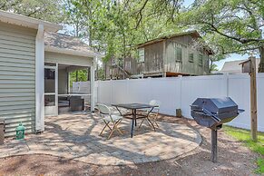 Oak Island Home w/ Screened Porch: Walk to Beach!