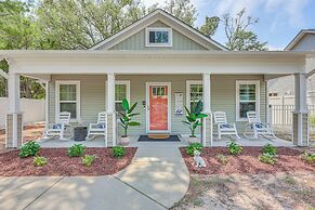 Oak Island Home w/ Screened Porch: Walk to Beach!