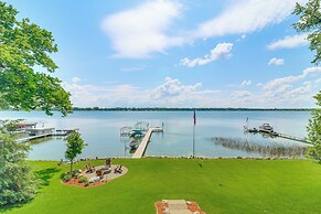 Lakeside Alexandria Retreat w/ Deck + Boat Dock!