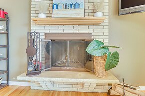 Lakeside Alexandria Retreat w/ Deck + Boat Dock!