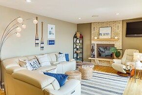 Lakeside Alexandria Retreat w/ Deck + Boat Dock!