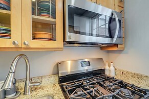 Convenient Arlington Condo ~ 4 Mi to National Mall