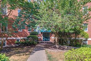 Convenient Arlington Condo ~ 4 Mi to National Mall