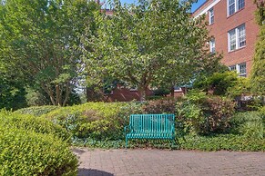 Convenient Arlington Condo ~ 4 Mi to National Mall