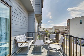 Frederick Townhome w/ Balcony, Close to Parks!