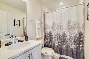 Frederick Townhome w/ Balcony, Close to Parks!