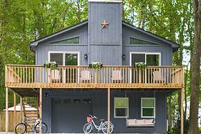 Private Hot Tub: Tree-lined Poconos Home!