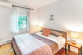 Private Hot Tub: Tree-lined Poconos Home!