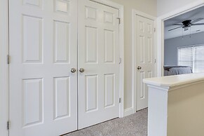 Greensboro Townhome w/ Fire Pit < 1 Mi to Downtown