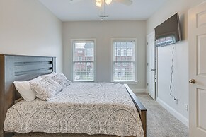 Greensboro Townhome w/ Fire Pit < 1 Mi to Downtown