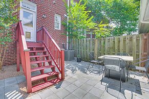 Greensboro Townhome w/ Fire Pit < 1 Mi to Downtown