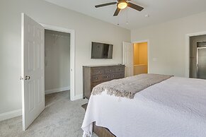 Greensboro Townhome w/ Fire Pit < 1 Mi to Downtown