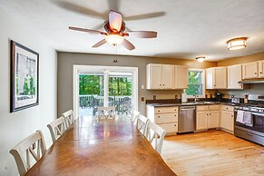 Manor Green: Cedar Home w/ Fire Pit, 3 Mi to Lake!