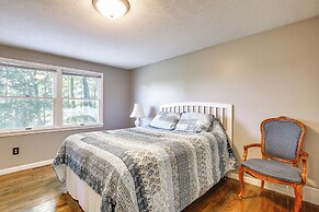 Manor Green: Cedar Home w/ Fire Pit, 3 Mi to Lake!