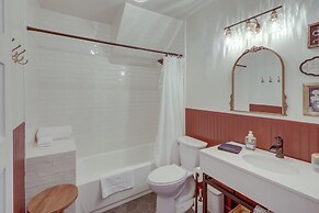 Stunning Red Lodge House w/ Hot Tub: Walk to Town