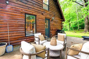 Lovely Gilbertsville Cabin w/ Patio, 4 Mi to Water
