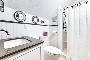 Lovely Gilbertsville Cabin w/ Patio, 4 Mi to Water