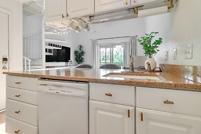 Lake Erie Getaway w/ Dock ~ 13 Mi to Port Clinton!