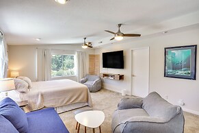Pool & Jacuzzi: Spacious Home Near Laguna Beach!