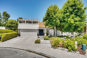 Pool & Jacuzzi: Spacious Home Near Laguna Beach!