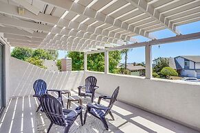 Pool & Jacuzzi: Spacious Home Near Laguna Beach!