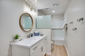 Pool & Jacuzzi: Spacious Home Near Laguna Beach!