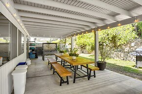 Pool & Jacuzzi: Spacious Home Near Laguna Beach!