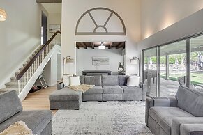 Pool & Jacuzzi: Spacious Home Near Laguna Beach!