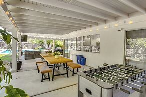 Pool & Jacuzzi: Spacious Home Near Laguna Beach!