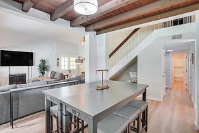 Pool & Jacuzzi: Spacious Home Near Laguna Beach!