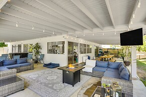 Pool & Jacuzzi: Spacious Home Near Laguna Beach!