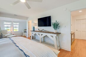 Waterfront Home w/ Screened Porch & Sunsets