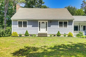 Kennebunk Getaway w/ Deck < 3 Mi to Beaches!