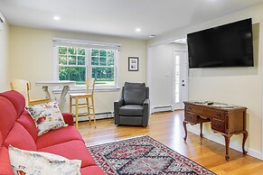 Kennebunk Getaway w/ Deck < 3 Mi to Beaches!