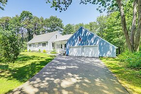 Kennebunk Getaway w/ Deck < 3 Mi to Beaches!
