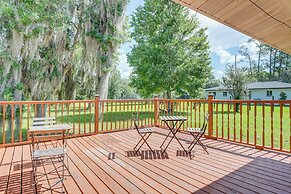 Jacksonville Home w/ Deck: 17 Mi to Downtown!