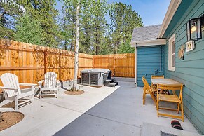Patio & Hot Tub: Cozy Cabin Retreat in Bailey!