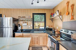 Patio & Hot Tub: Cozy Cabin Retreat in Bailey!