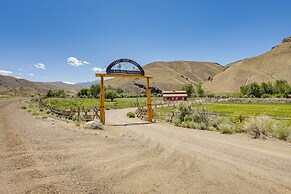 Remote Idaho Mountain Lodge w/ River Access!