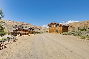 Remote Idaho Mountain Lodge w/ River Access!