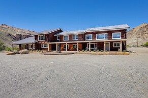 Remote Idaho Mountain Lodge w/ River Access!