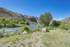 Remote Idaho Mountain Lodge w/ River Access!