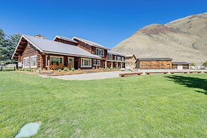 Remote Idaho Mountain Lodge w/ River Access!