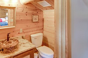 Remote Idaho Mountain Lodge w/ River Access!