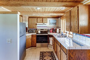 Remote Idaho Mountain Lodge w/ River Access!